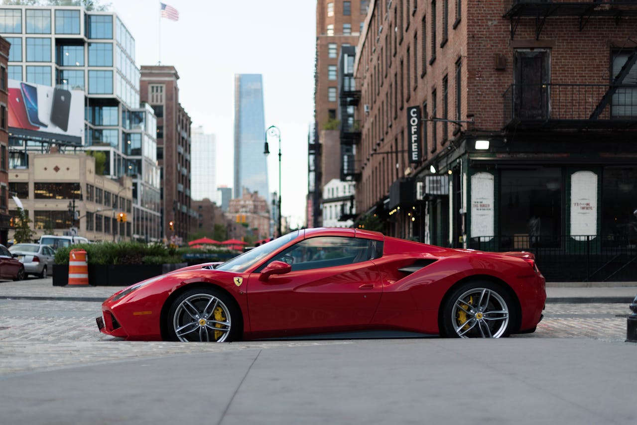 Guida On the Road con Auto di Lusso: Le Strade più Belle d’Italia da Vivere al Volante